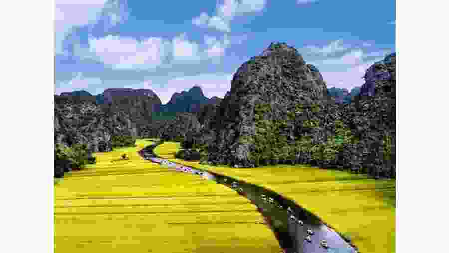 Spectacular view of Tam Cốc complex