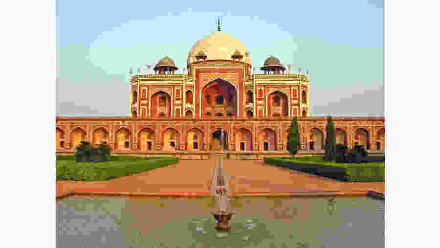 Visit the Humayun's Tomb