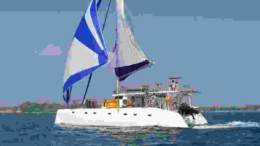 Sailing in Indian Oceans