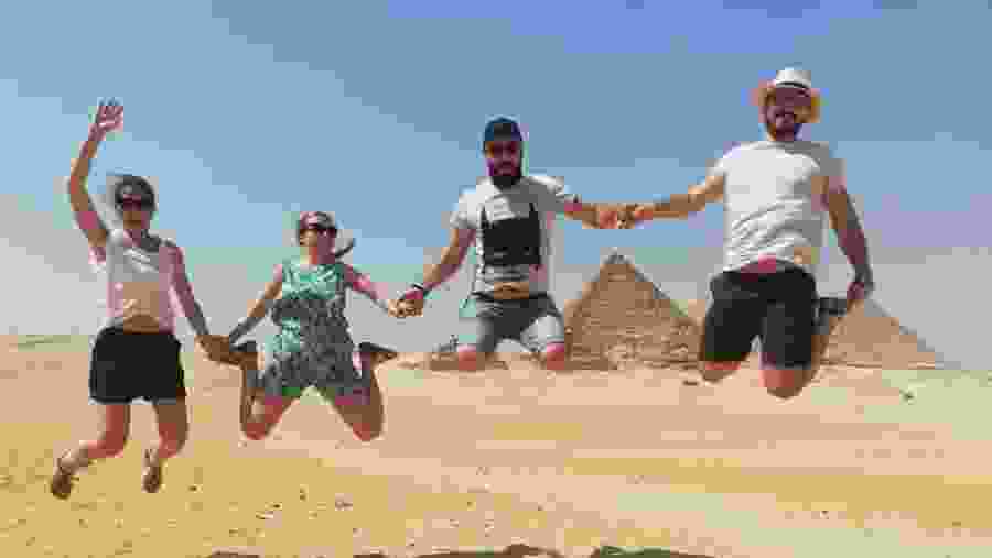 Click cool photographs at Giza Plateau, Egypt
