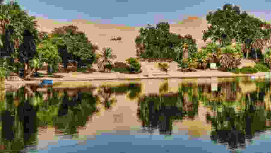 Huacachina Lake