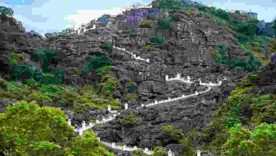 Mua Cave Vietnam