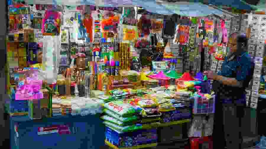 Browse through the Chak Bazaar