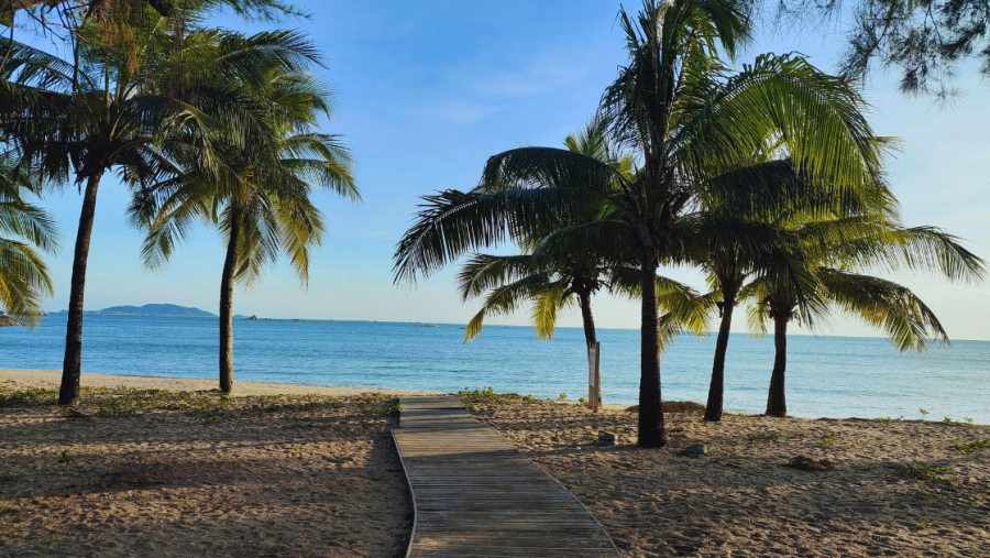 Dadonghai Beach, Sanya, China