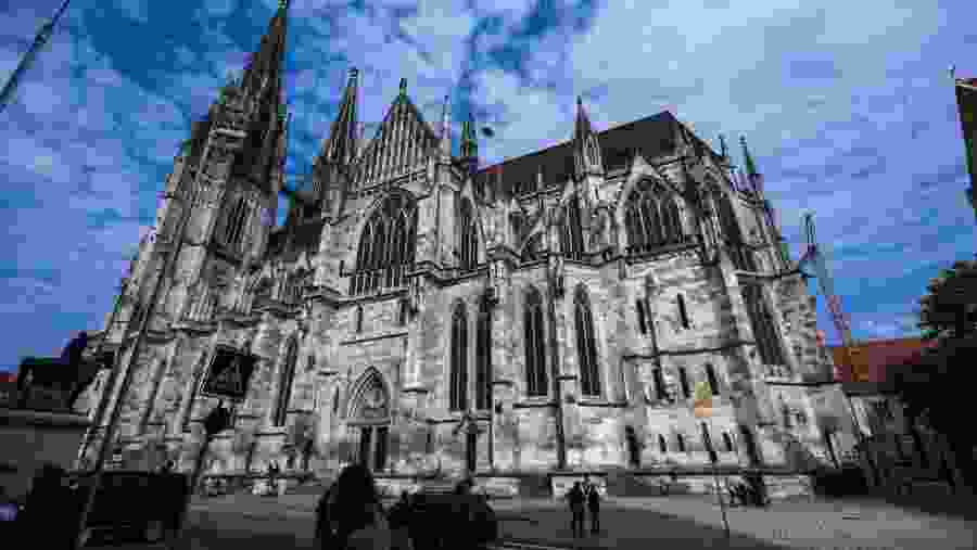 Visit the stunning Saint Peter Cathedral in Saint Petersburg