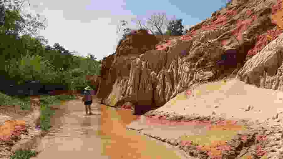 Stroll around Fairy Springs