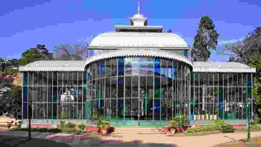 Explore Palácio de Cristal
