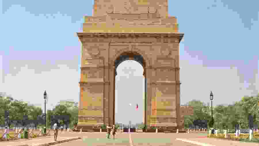 Visit India Gate, New Delhi