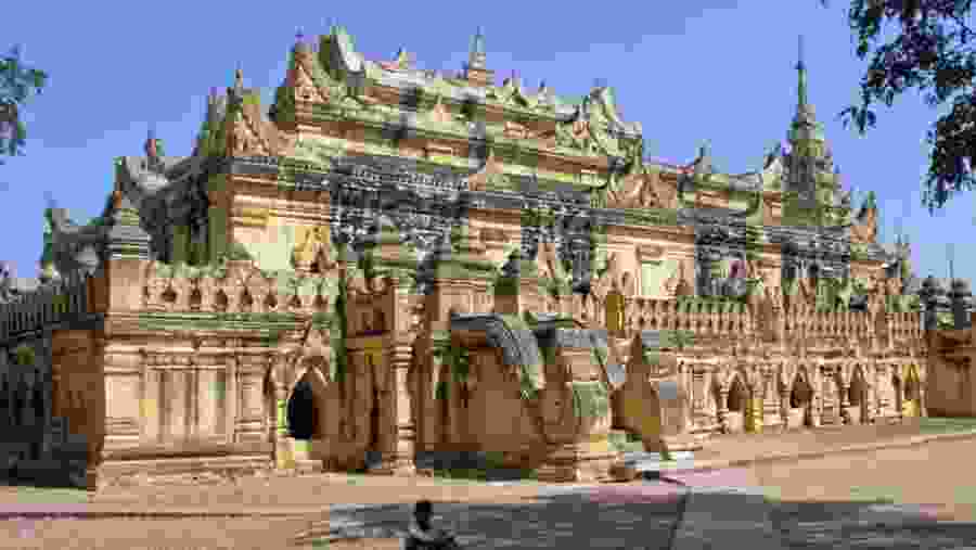 Maha Aung Myay Bonzan Monaster