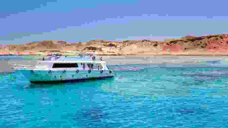 Travellers in the Red Sea