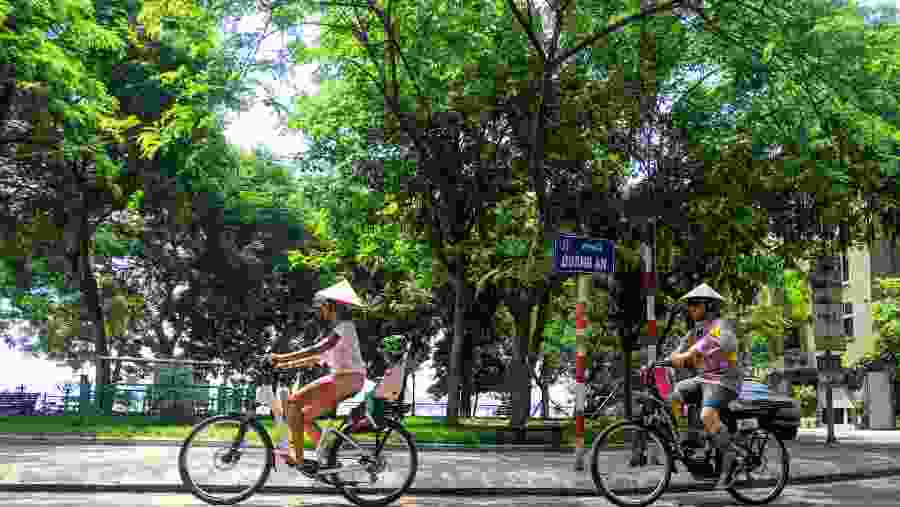 Electric-Smiles Tour in Hanoi