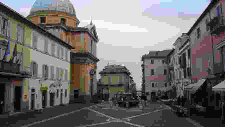 See the Splendid Piazza of Castel Gandolfo