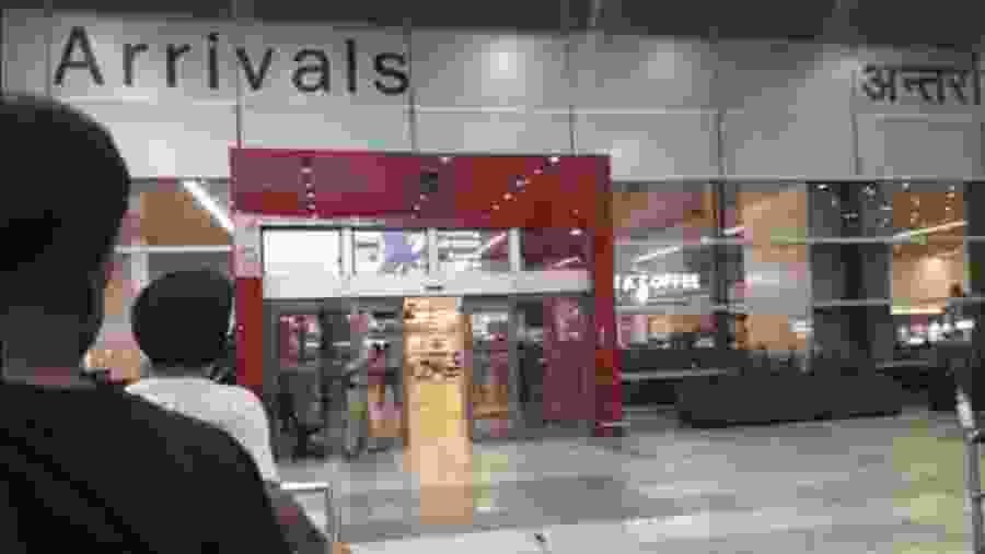 New Delhi: One-Way Transfer Airport to Hotel