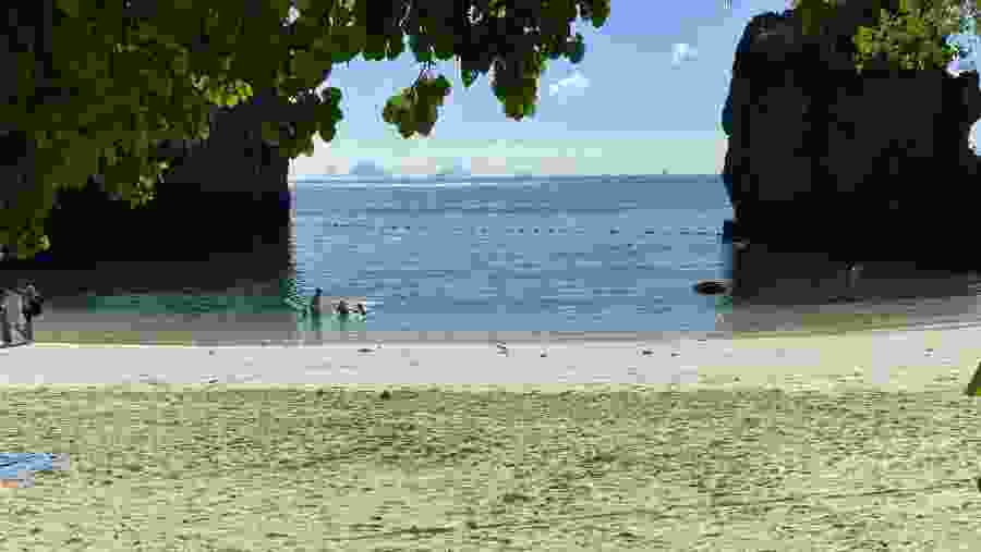 Swim in the beach at Hong Island