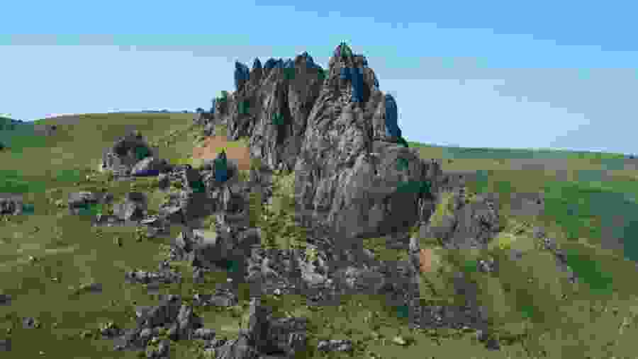 Besh Barmag Mountain