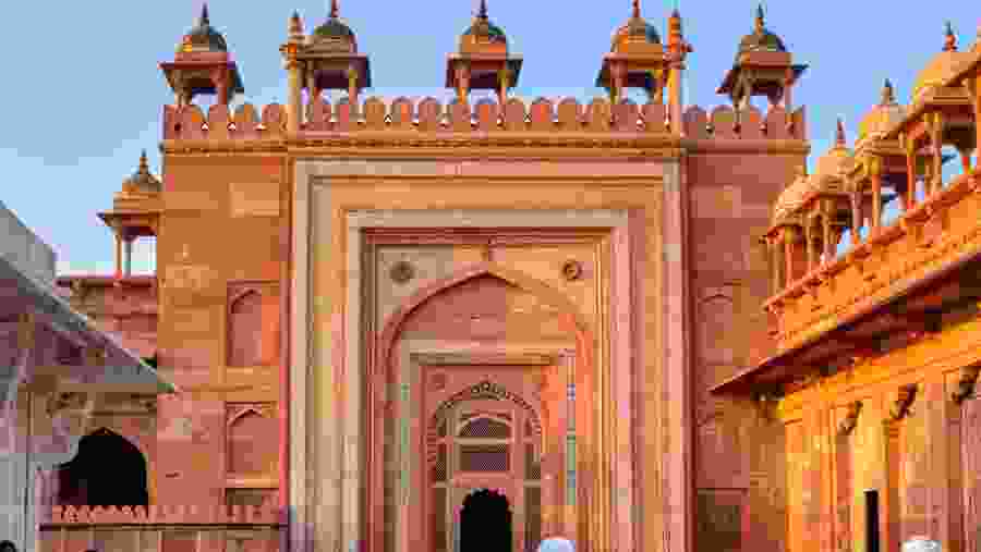 A Man-Praying-In-Fatehpur Sikri.