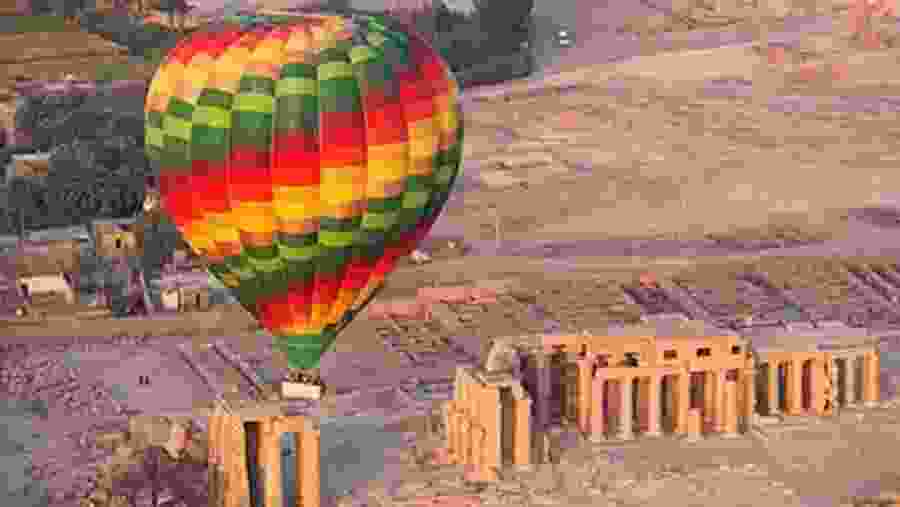 Hot air balloon ride in Luxor