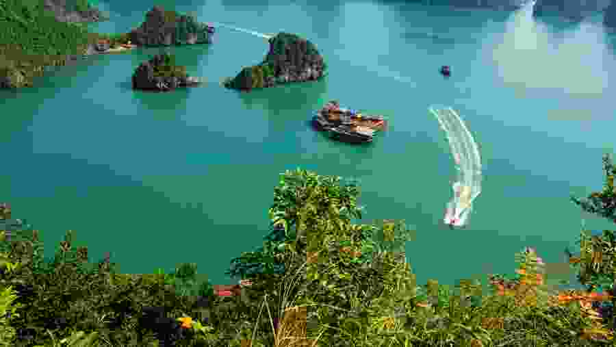 Luxury cruise in Halong Bay