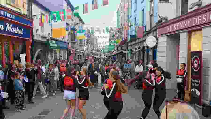 Traditional Dance at the Latin Quarter in olde Town area