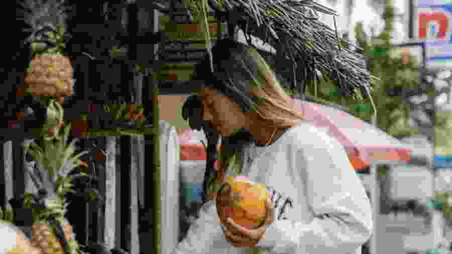 Taste regional food in Sri Lanka