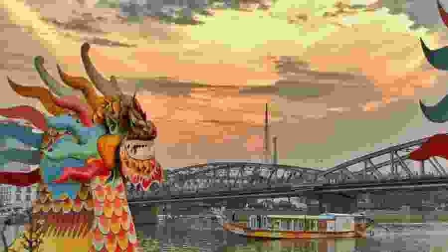 Dragon Boat, Perfume River, Hue