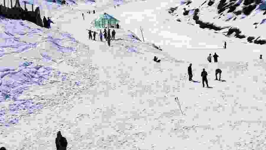 Skiing at Auli