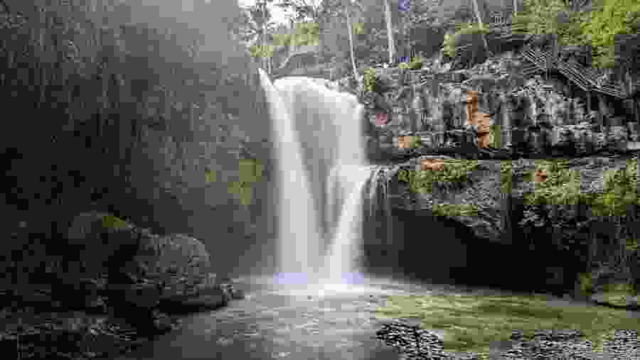 Tegenungan waterfall