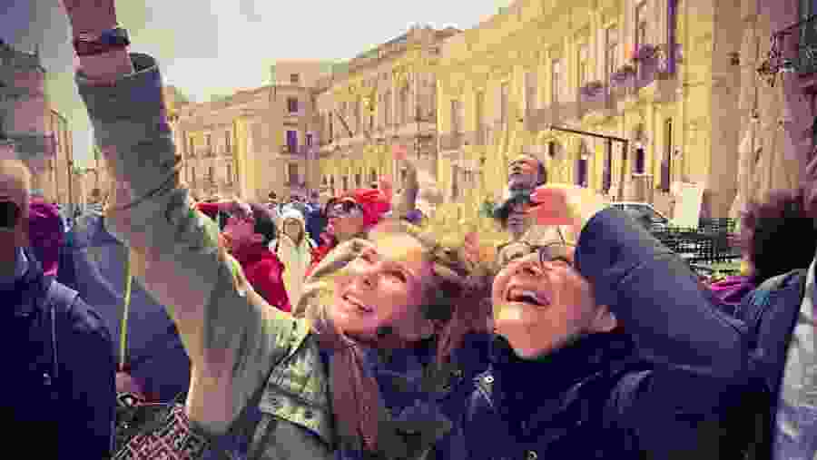 Sightseeing main city attractions