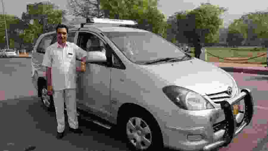 New Delhi: One-Way Transfer Airport to Hotel