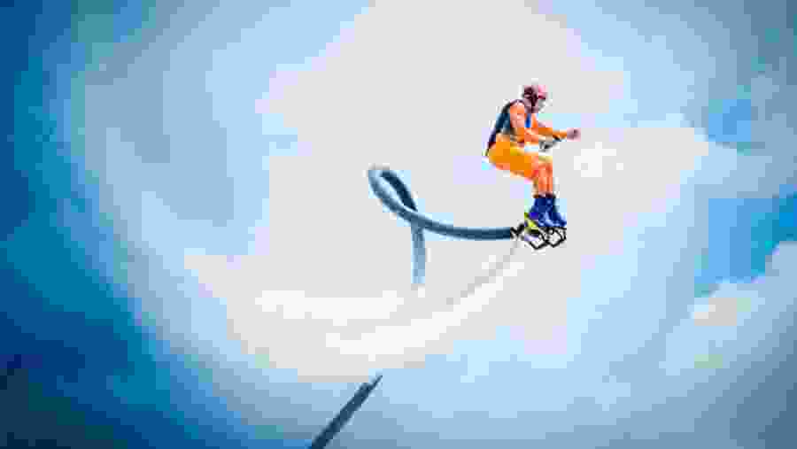 Traveller on a fly board