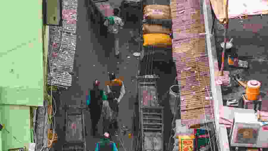 Walk through the streets of Old Delhi