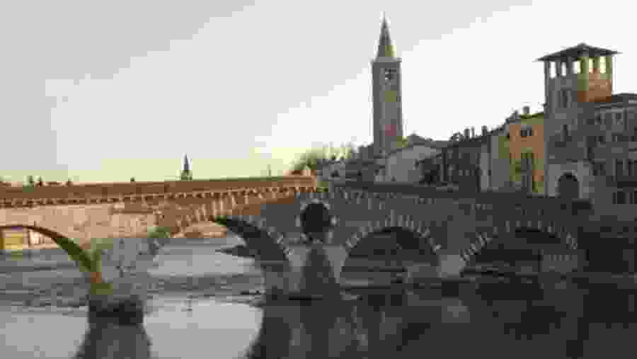 Ponte Pietra, Verona