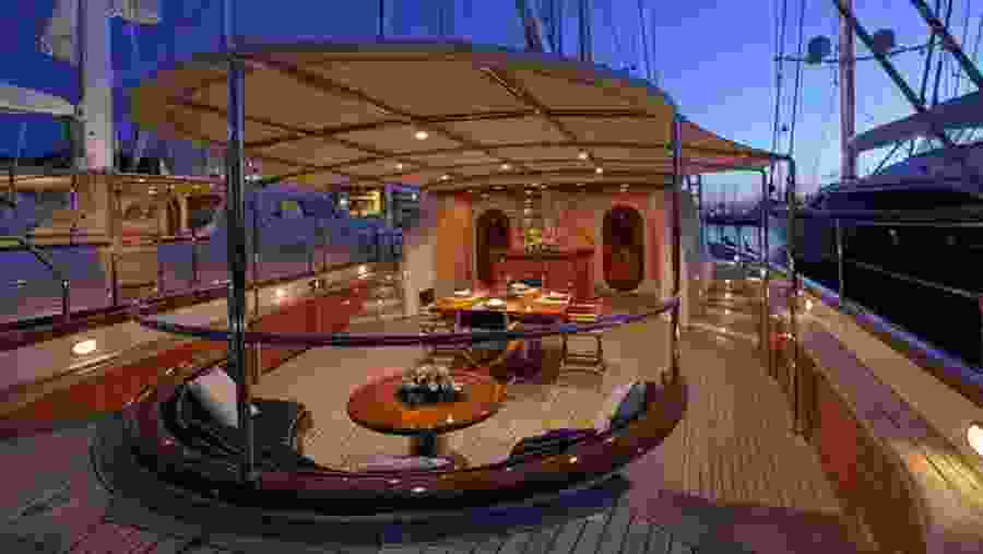 Dining Boat In Negombo