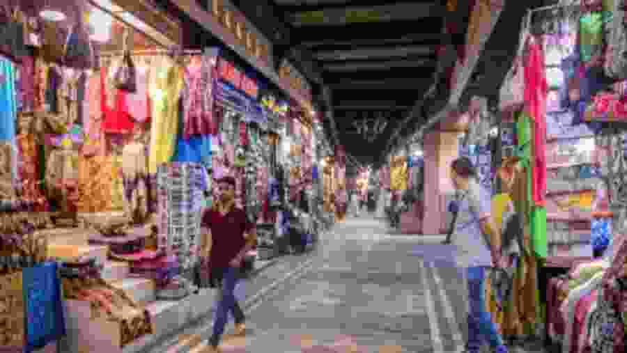 Visit the vibrant markets of Muscat City