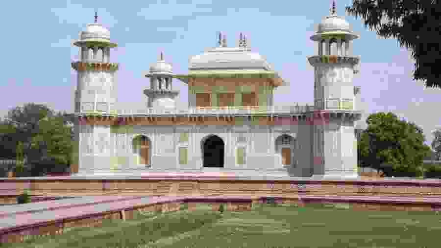Itmad-ud-Daulah, Agra