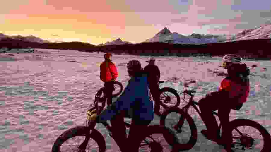 Travellers on cycles