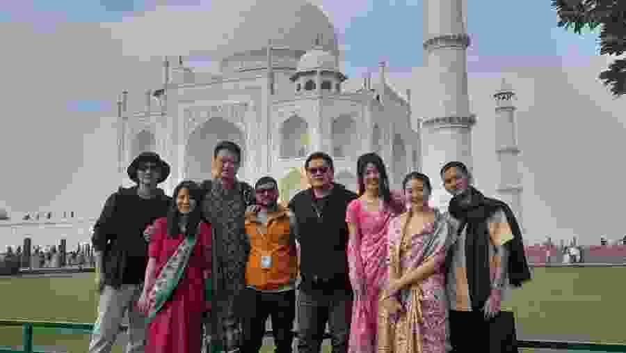Photoshoot infront of Tajmahal