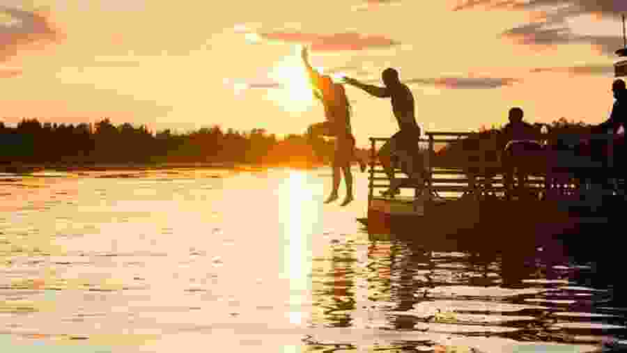 Lake Excursion under the Midnight Sun