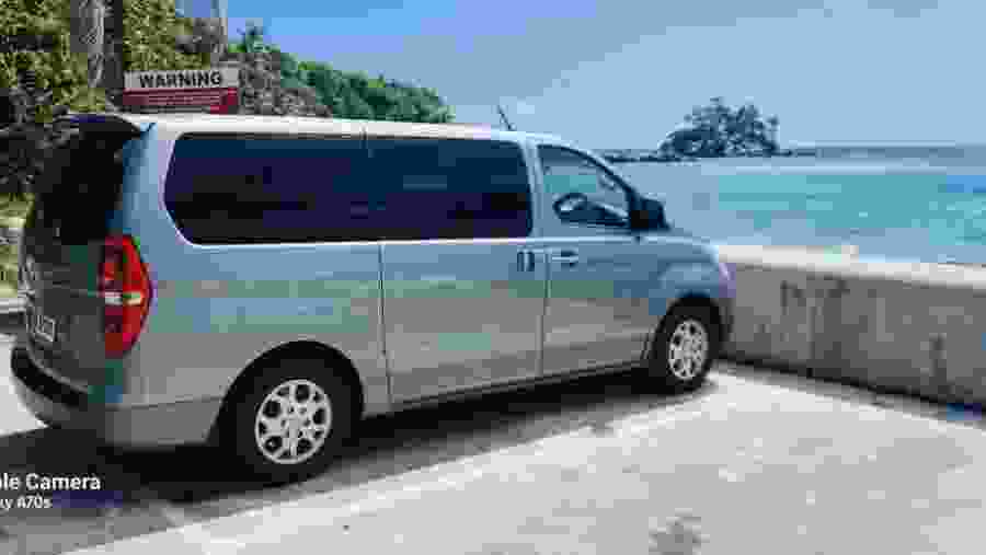 Enjoy comfortable Airport Transfers in Victoria