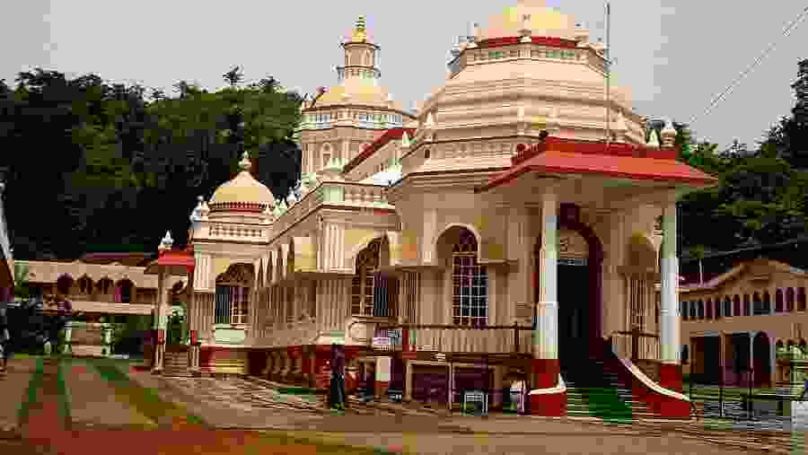 See the Sacred Mangueshi Temple