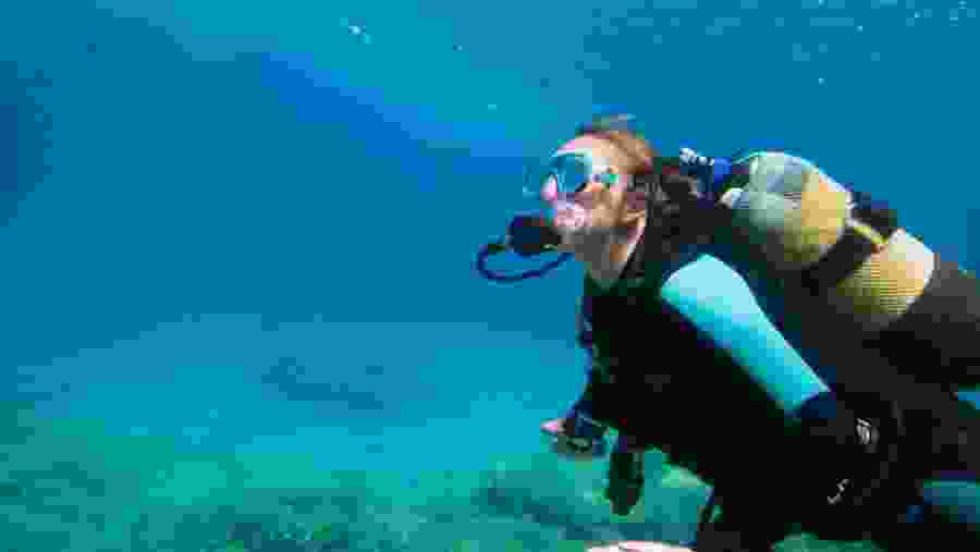 Traveler snorkeling in the Blue Hole