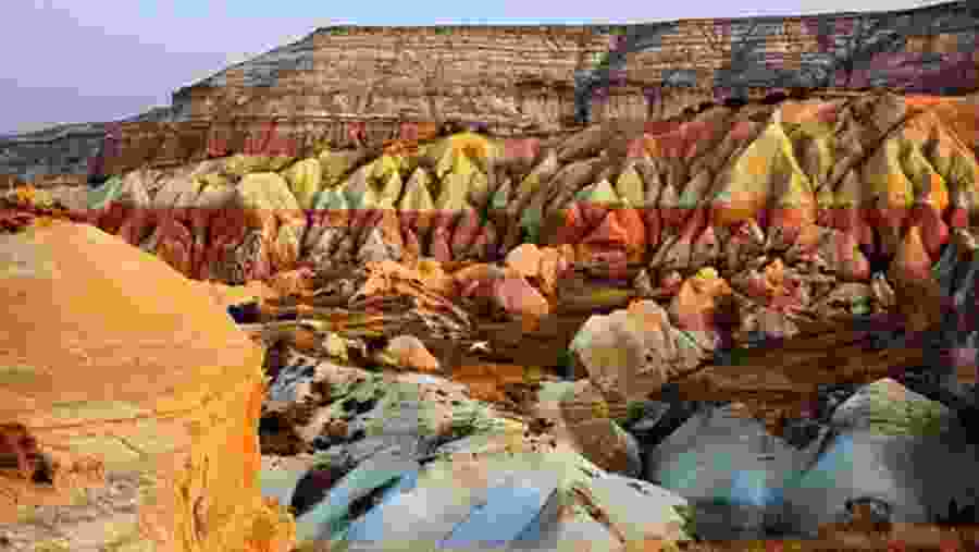 Hike in Red and Rose valleys