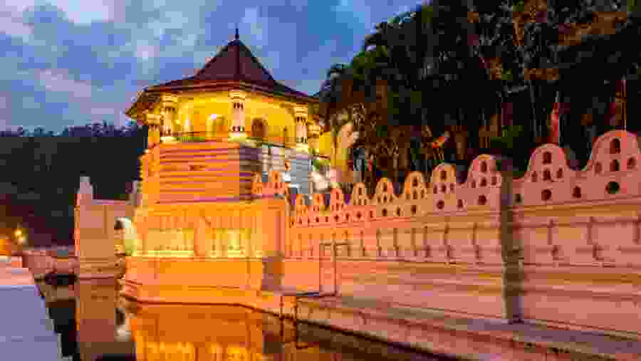 Buddha's Tooth Relic Temple