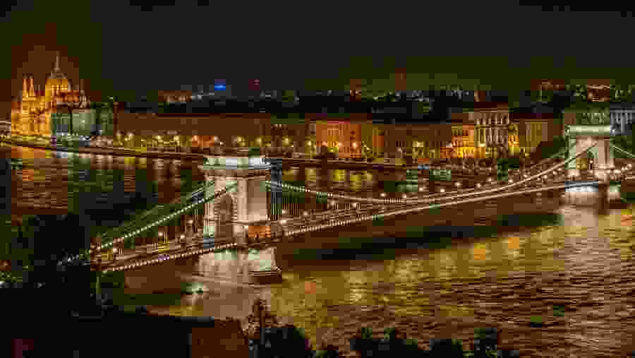 Chain Bridge connecting Buda and Pest