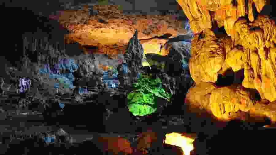 Sung Sot Cave, Vietnam