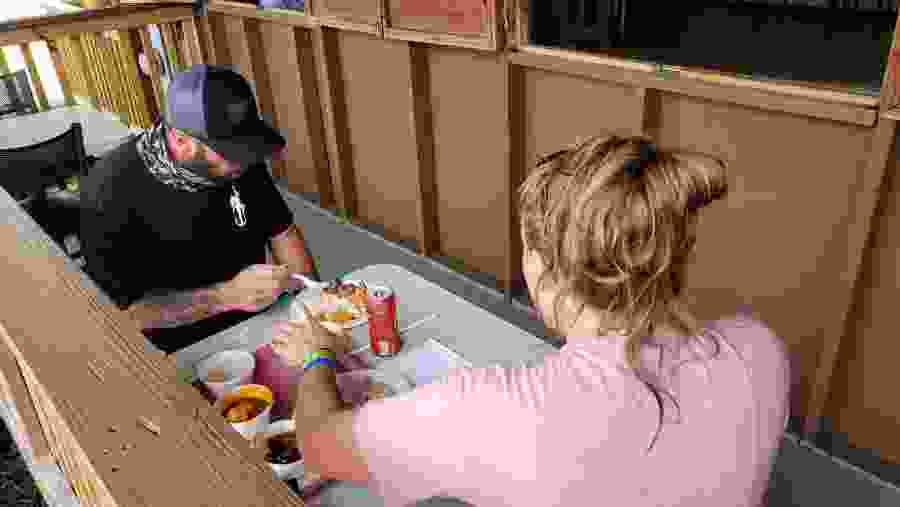 Diggin' Lunch