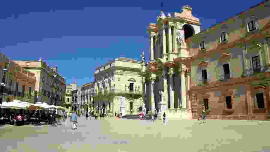Tour the PIazza Duomo