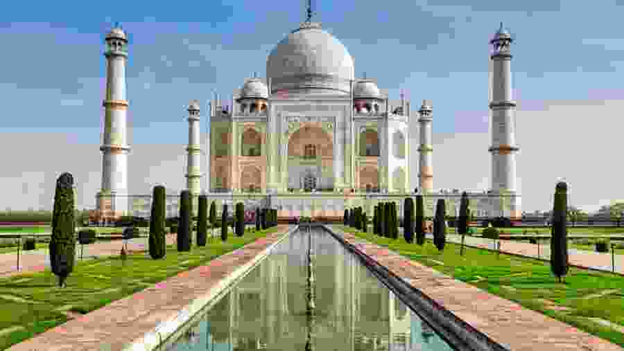 Admire the Taj Mahal, Agra