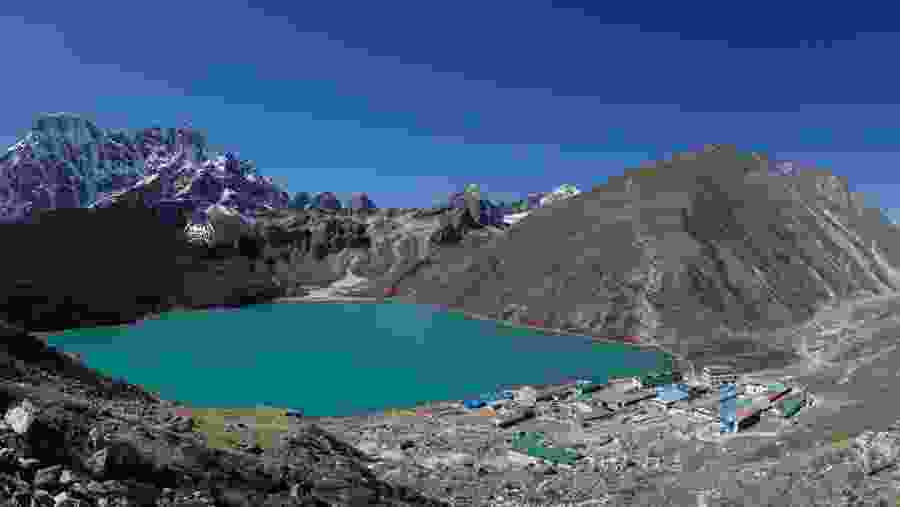 Gokyo Lake + Gokyo Ri Peak Trek