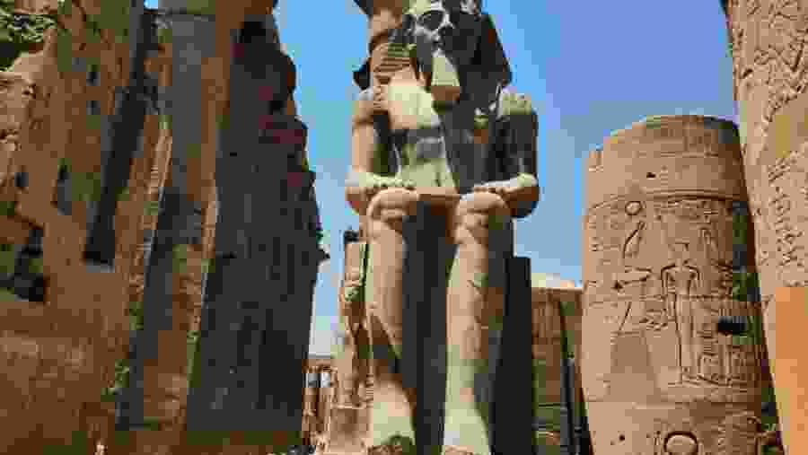 giant ancient Egyptian statue